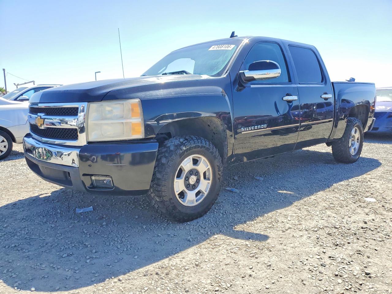 Salvage Chevrolet Silverado Image