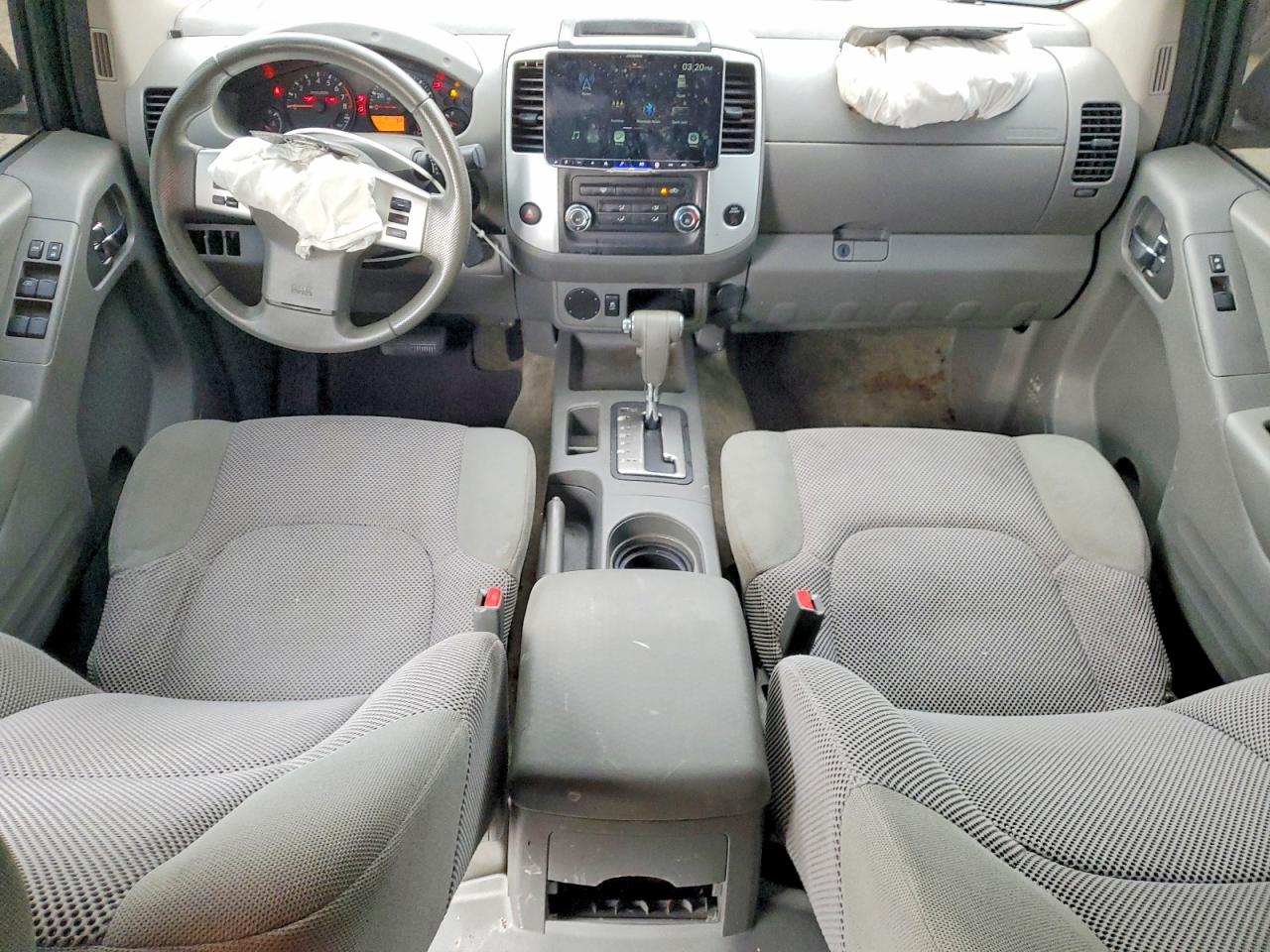 Nissan Frontier S