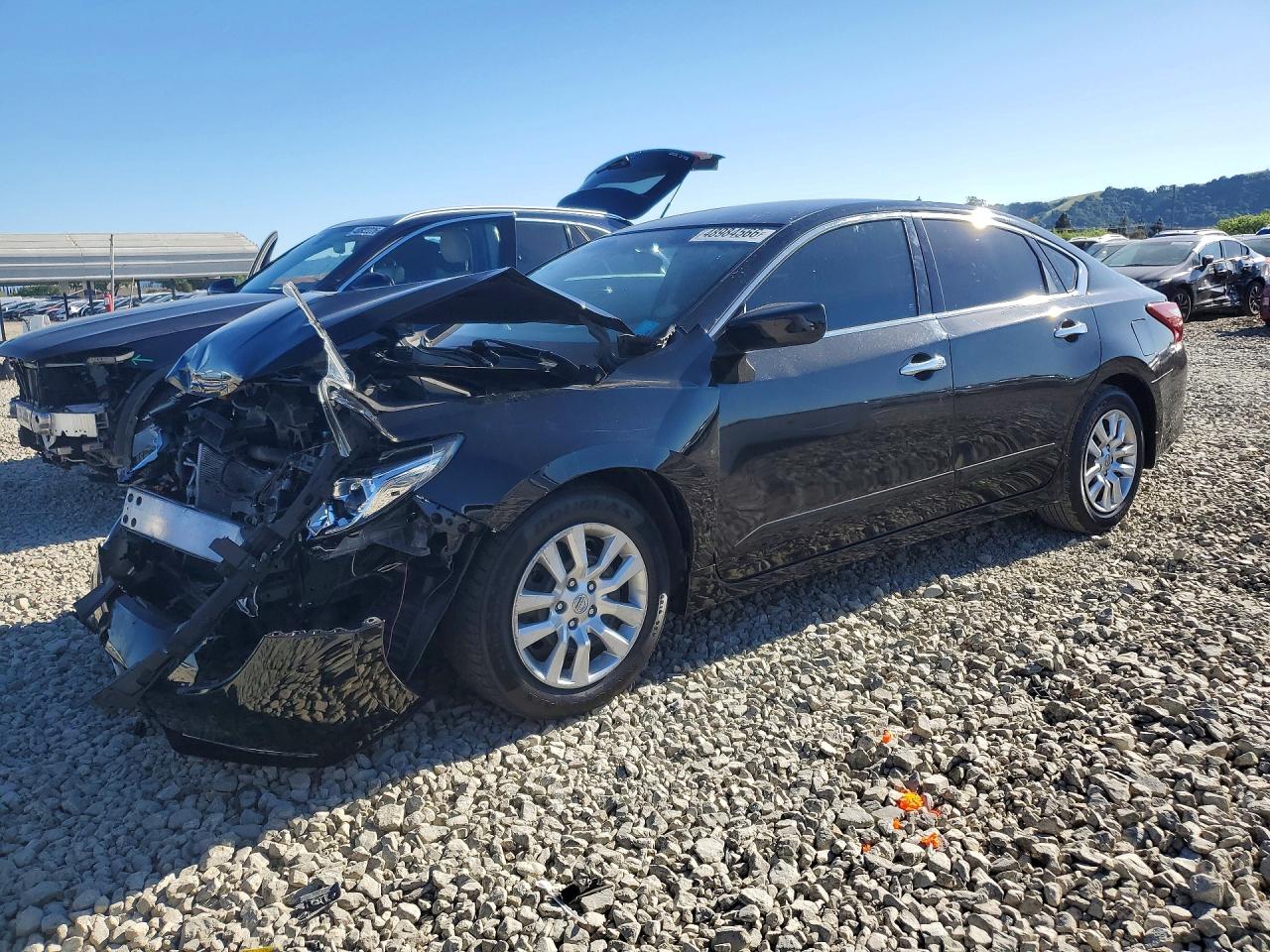 Salvage Nissan Altima Image