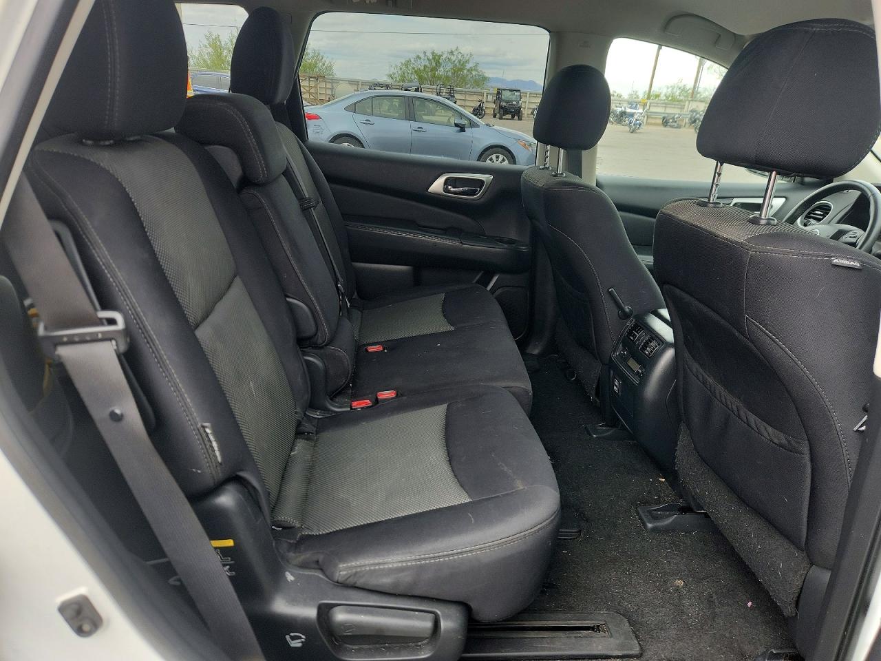 Nissan Pathfinder Sv