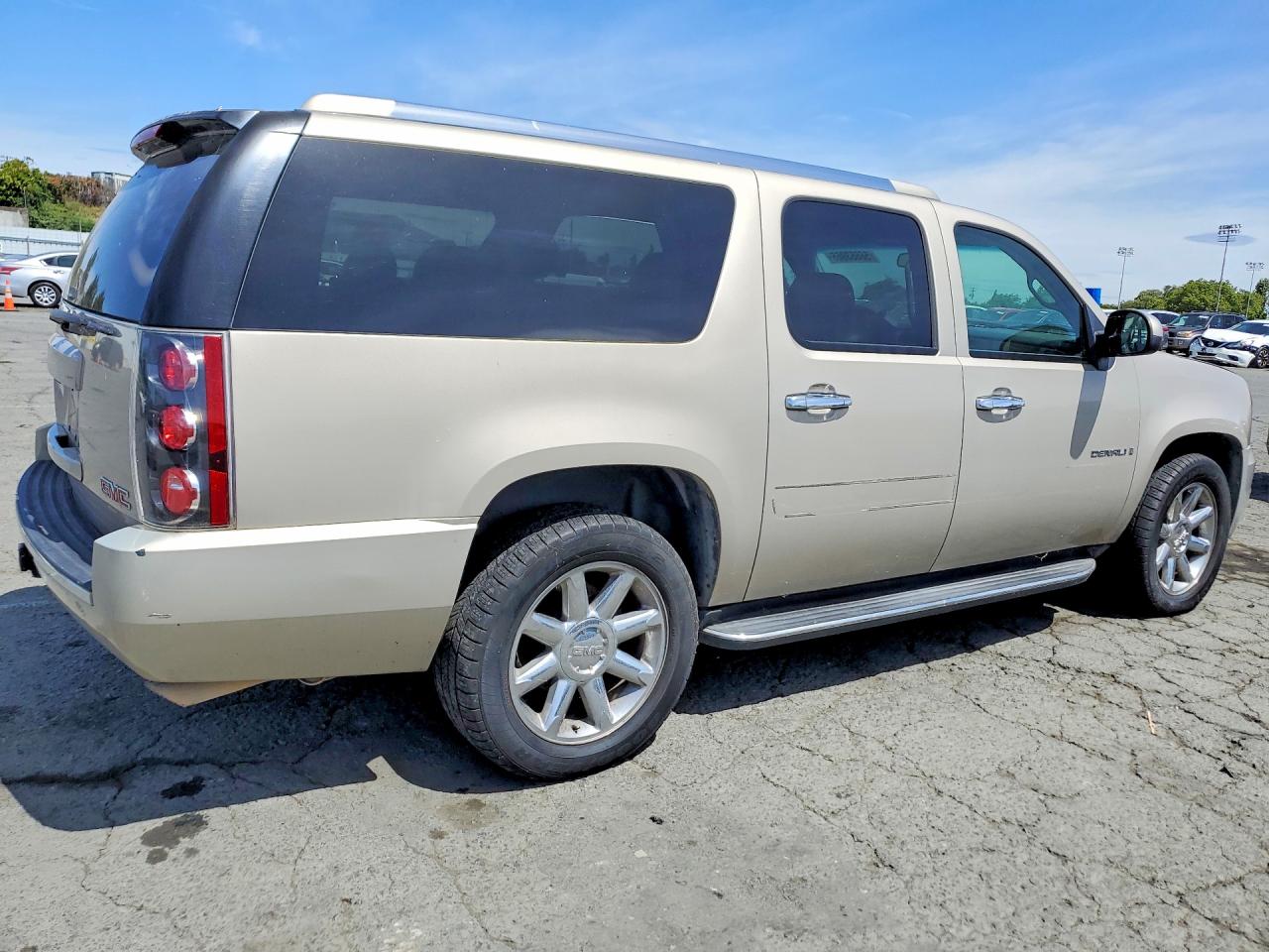 GMC Yukon Denali