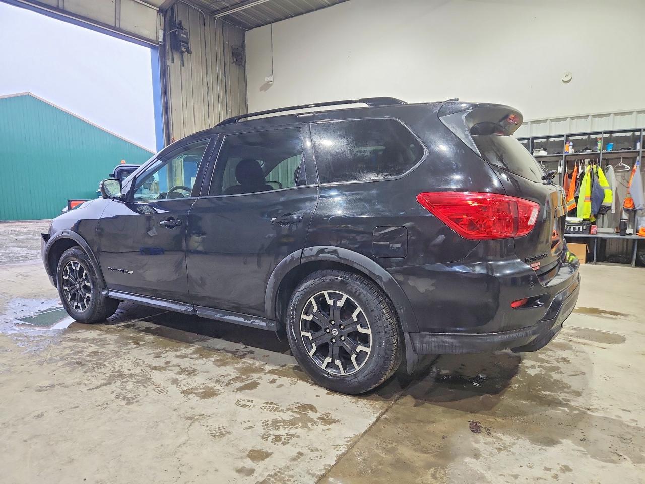 Nissan Pathfinder Sl