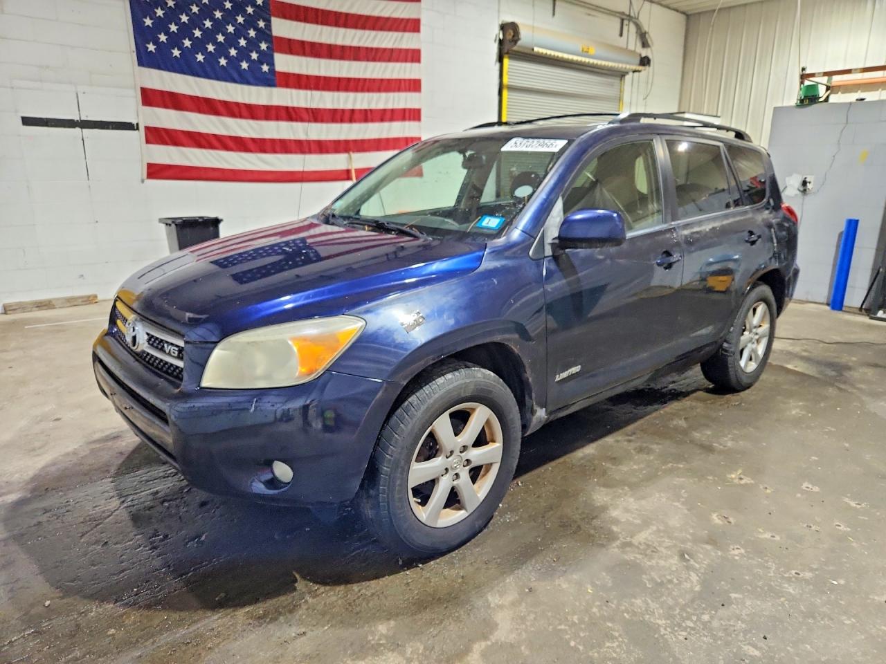 Salvage Toyota RAV4 Image