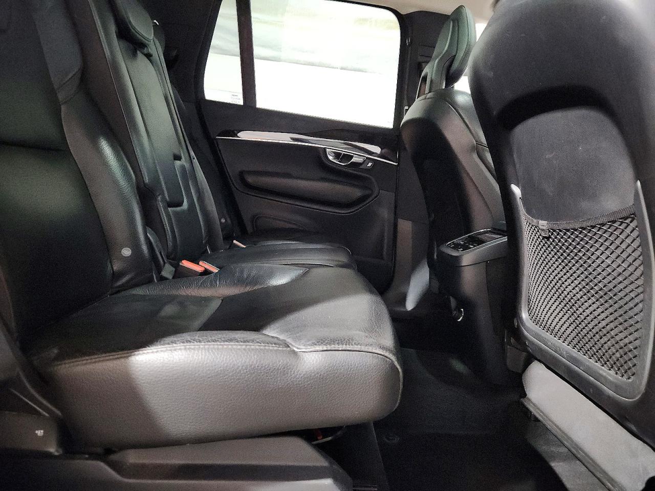 Volvo XC90 T6