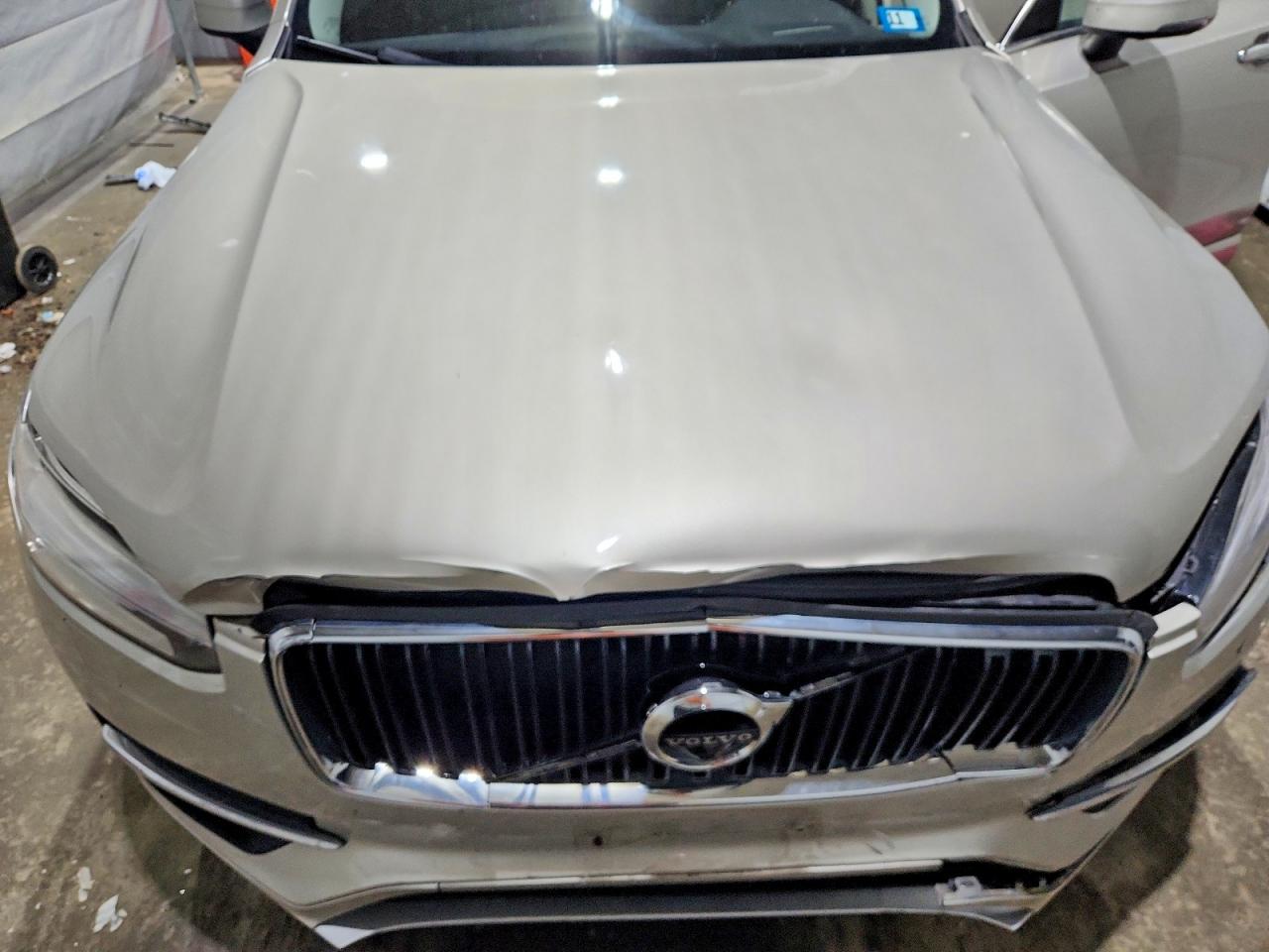 Volvo XC90 T6