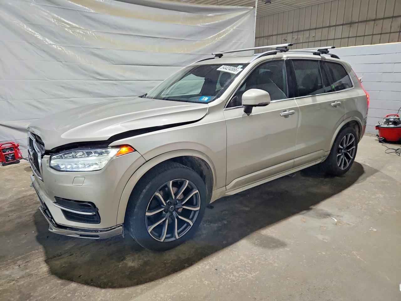 Salvage Volvo XC90 Image