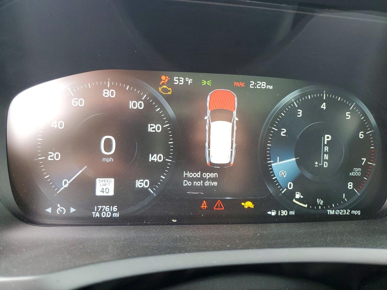Volvo XC90 T6