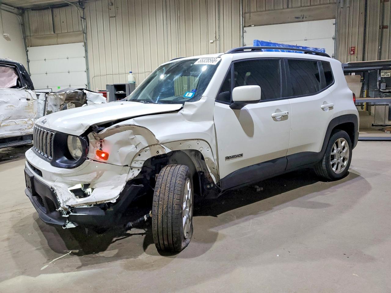 Salvage Jeep Renegade Image