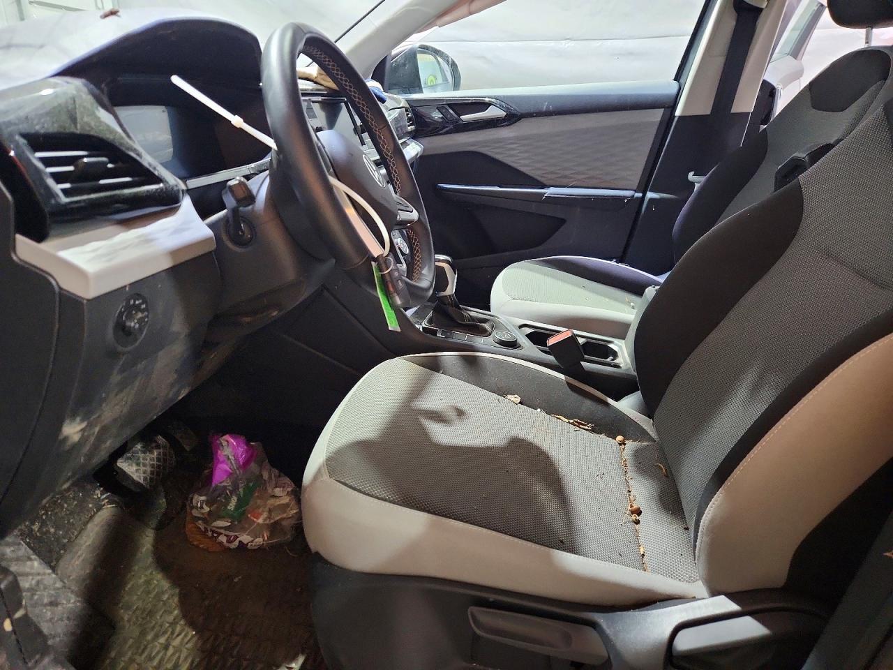 Volkswagen Taos S
