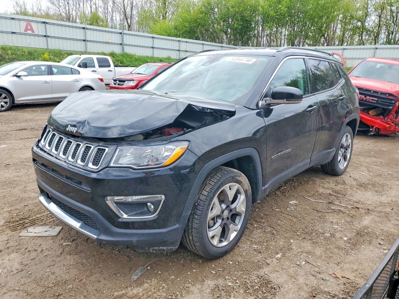 Salvage Jeep Compass Image