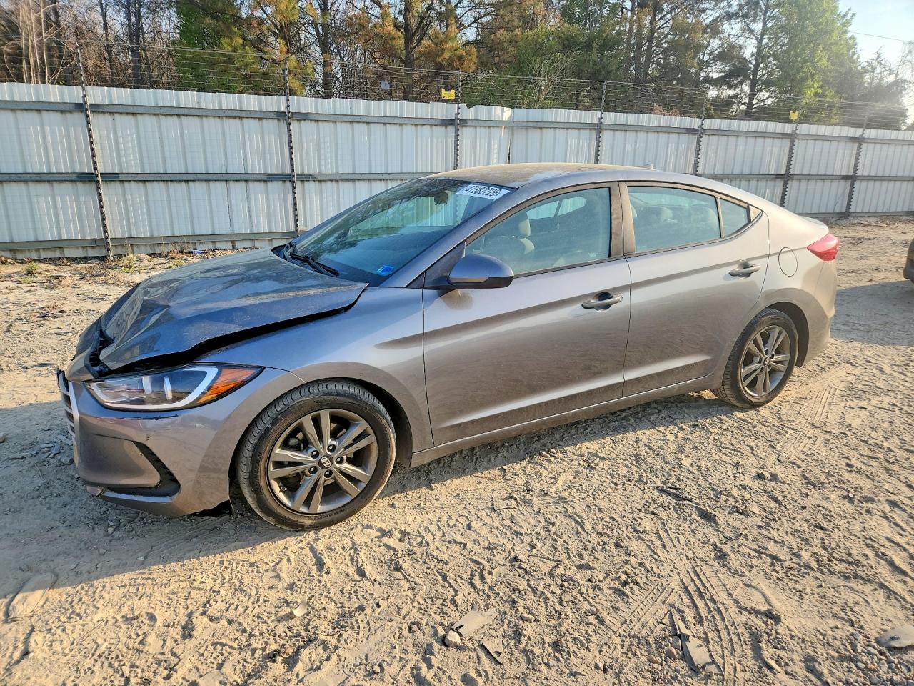 Salvage Hyundai ELANTRA Image