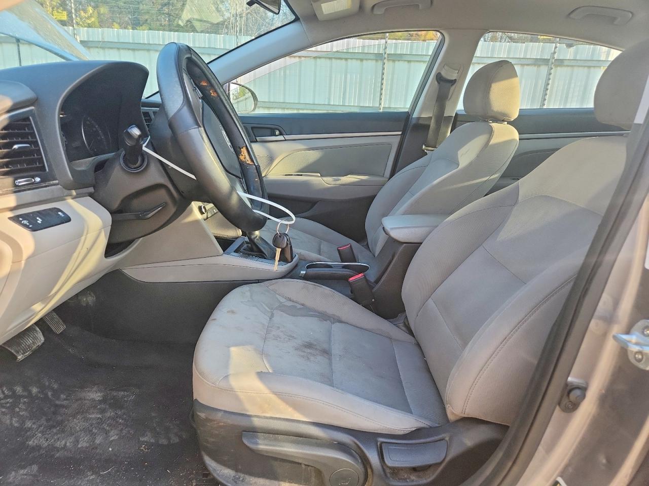 Hyundai ELANTRA Sel