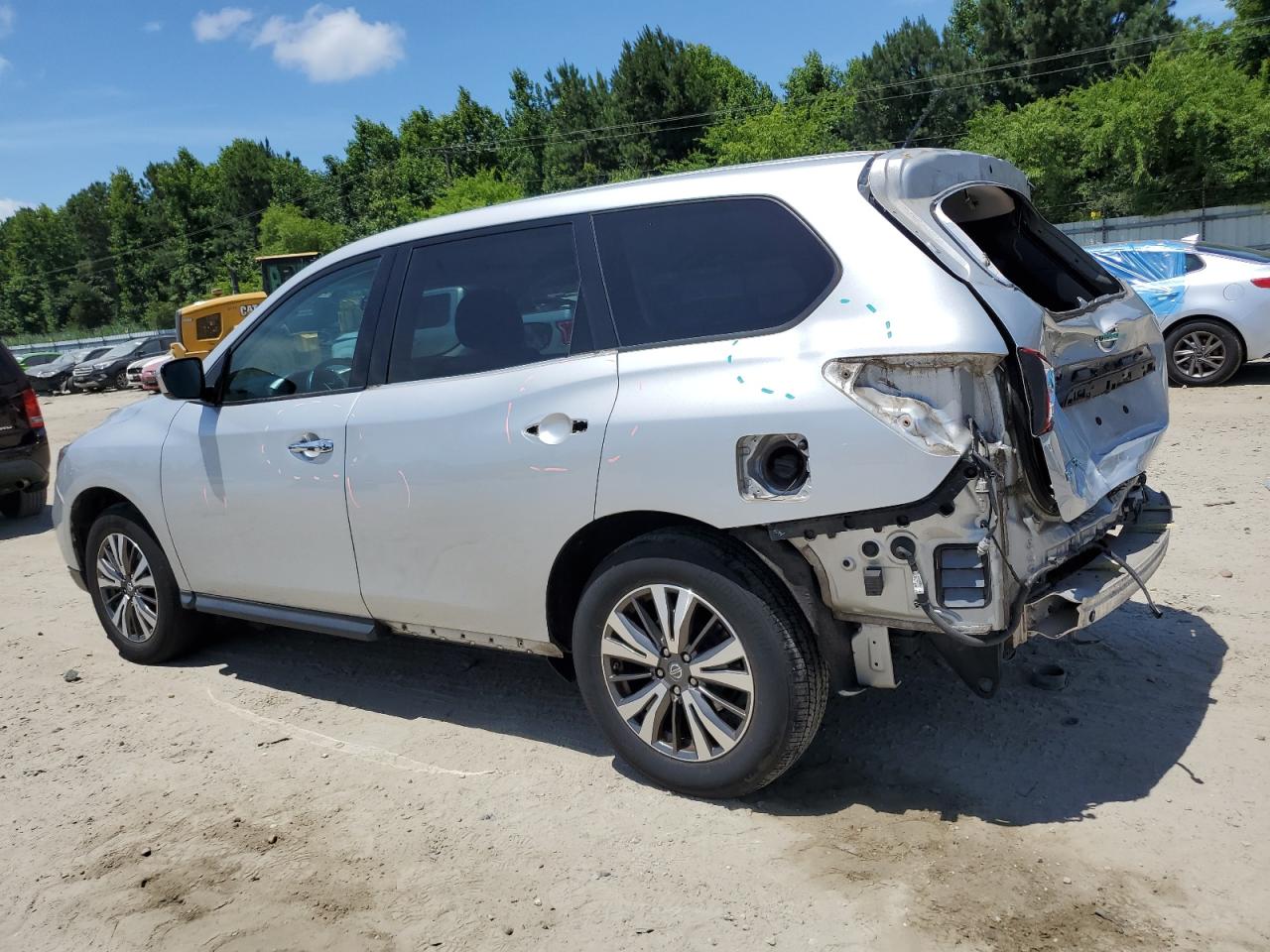 Nissan Pathfinder S