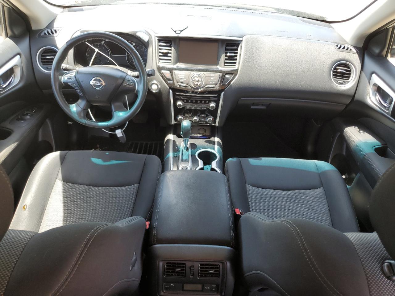 Nissan Pathfinder S
