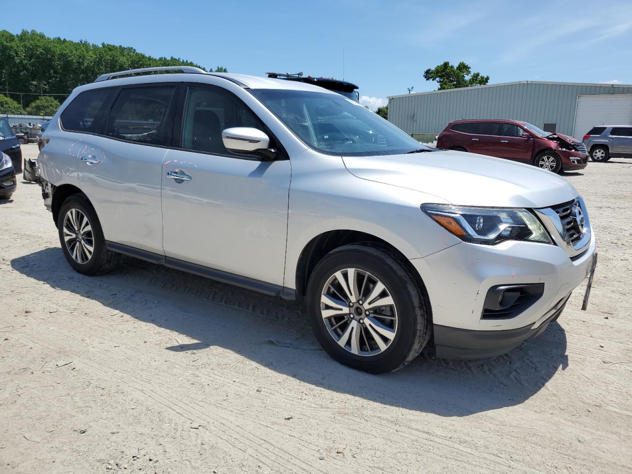 Nissan Pathfinder S