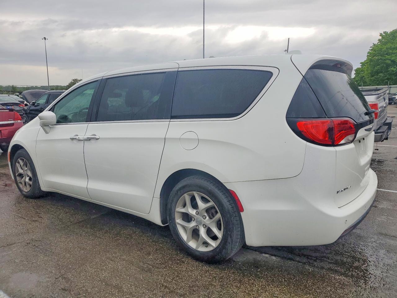 Chrysler Pacifica Touring Plus
