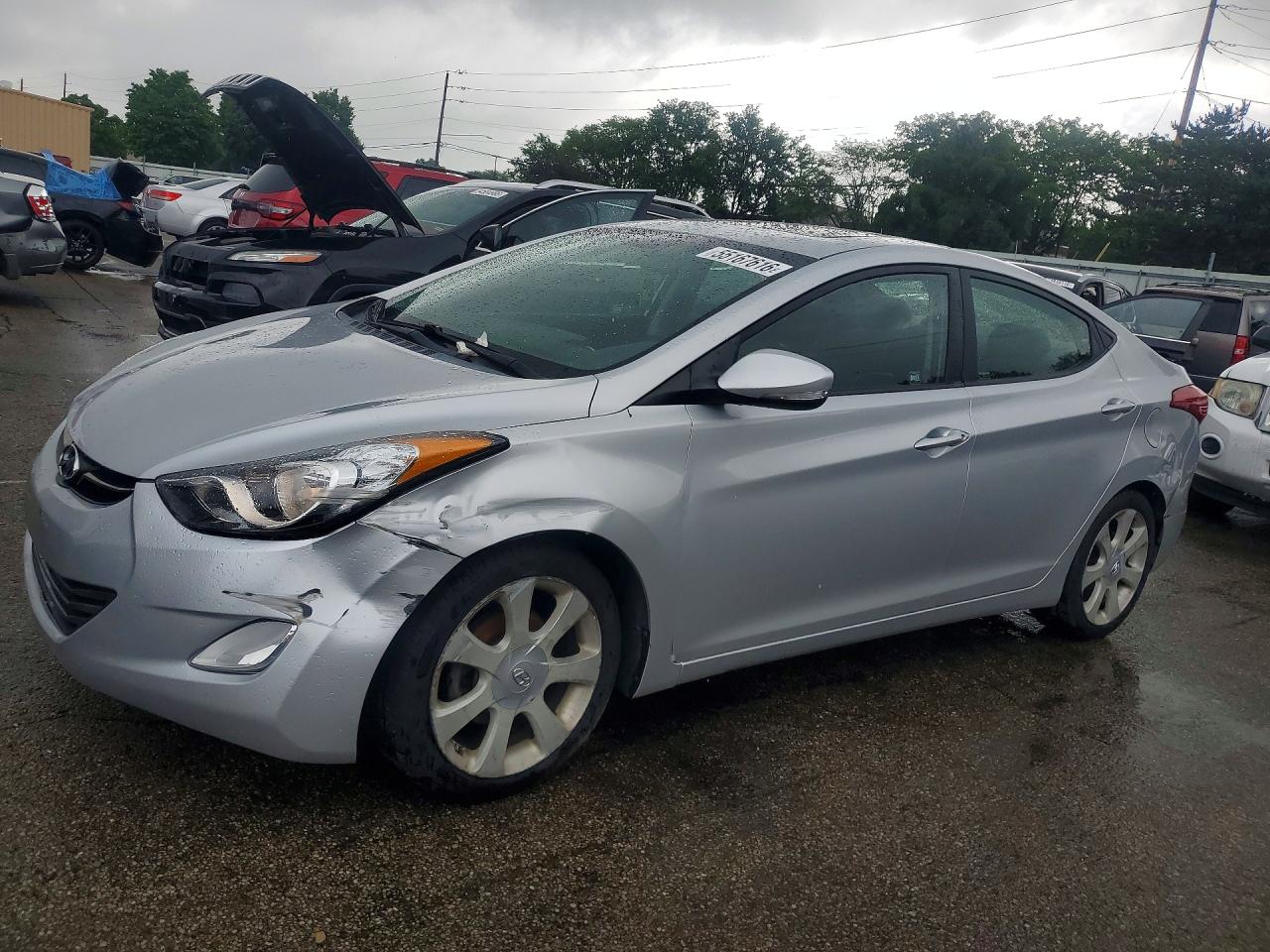 Salvage Hyundai ELANTRA Image