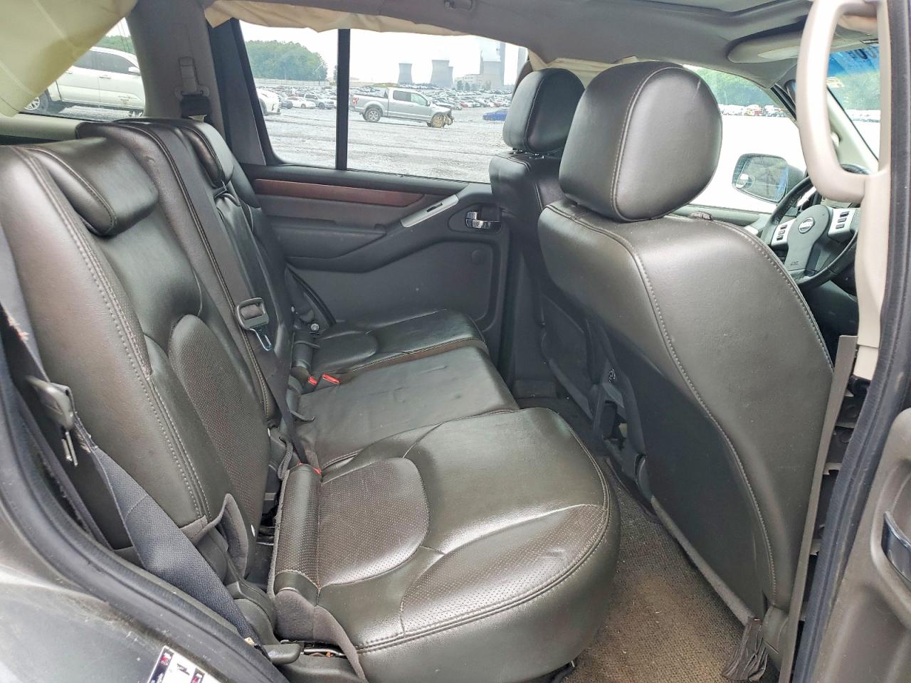 Nissan Pathfinder S