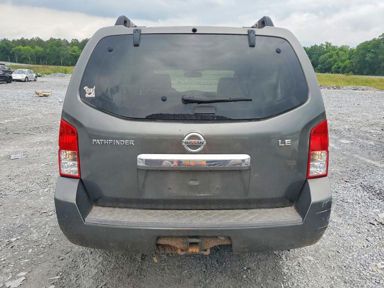 Nissan Pathfinder S