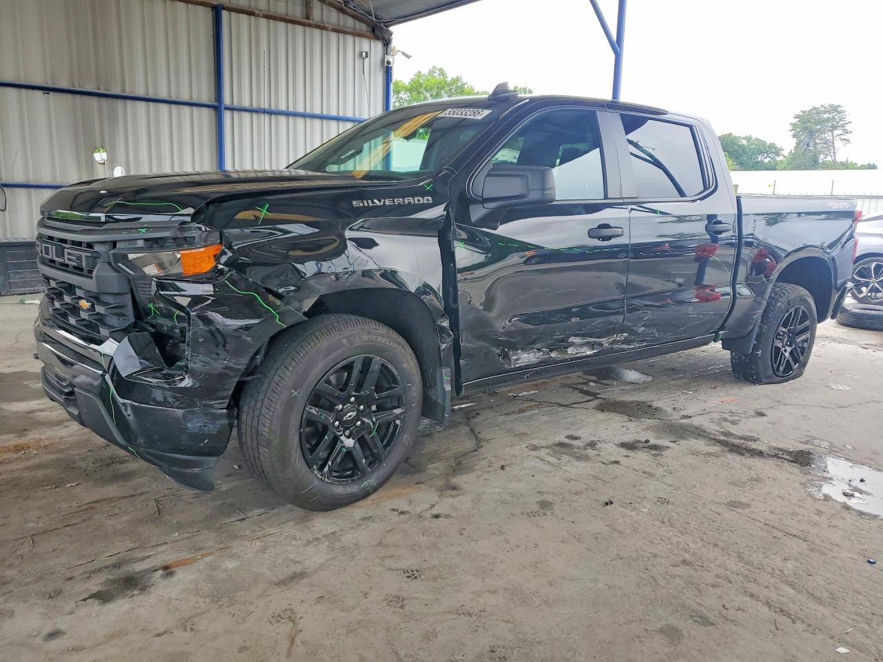Salvage Chevrolet Silverado Image