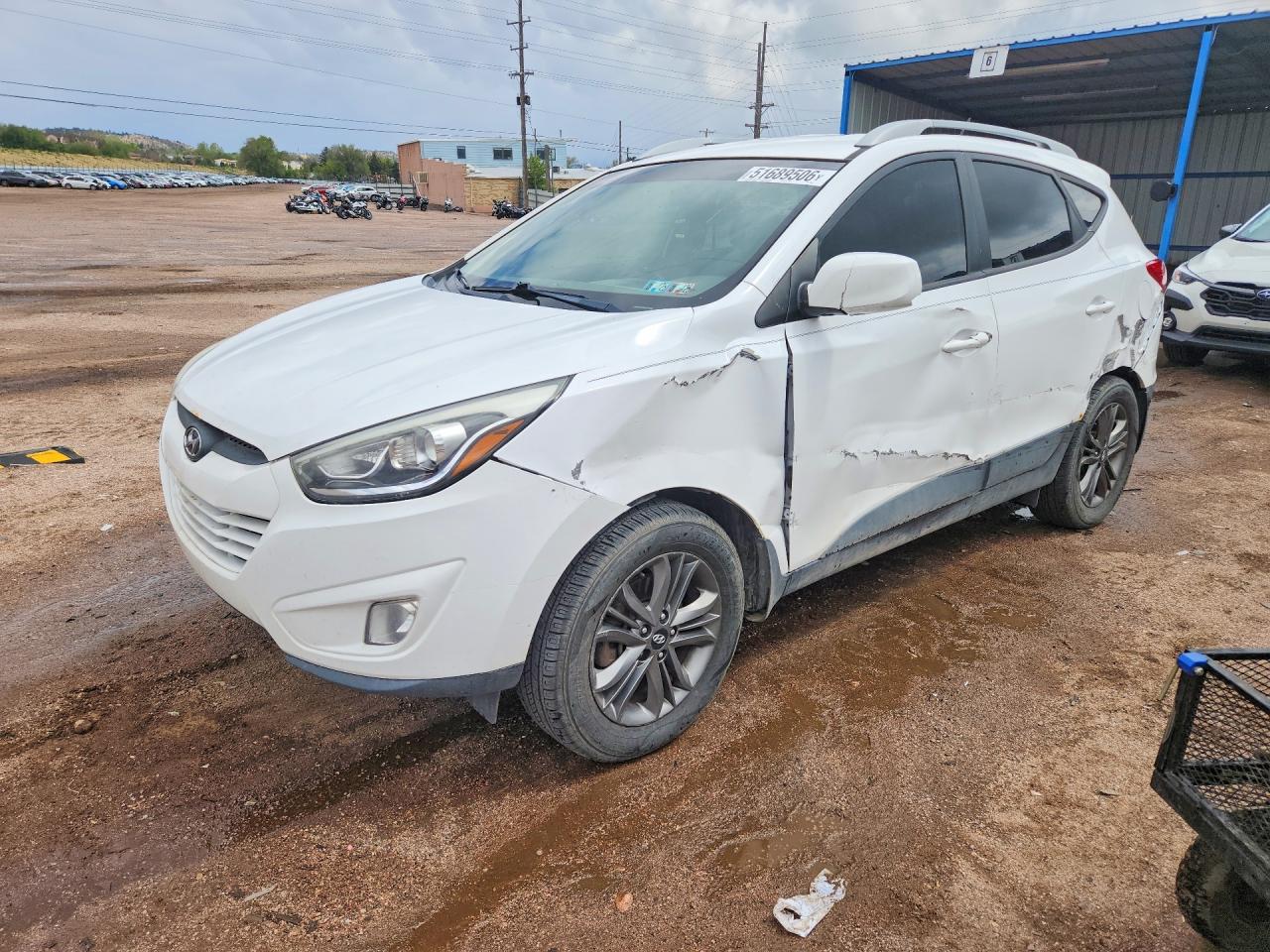 Salvage Hyundai TUCSON Image