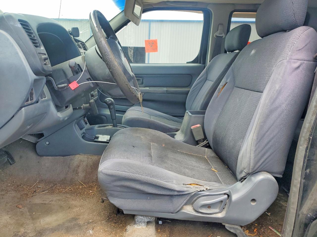 Nissan Frontier Xe