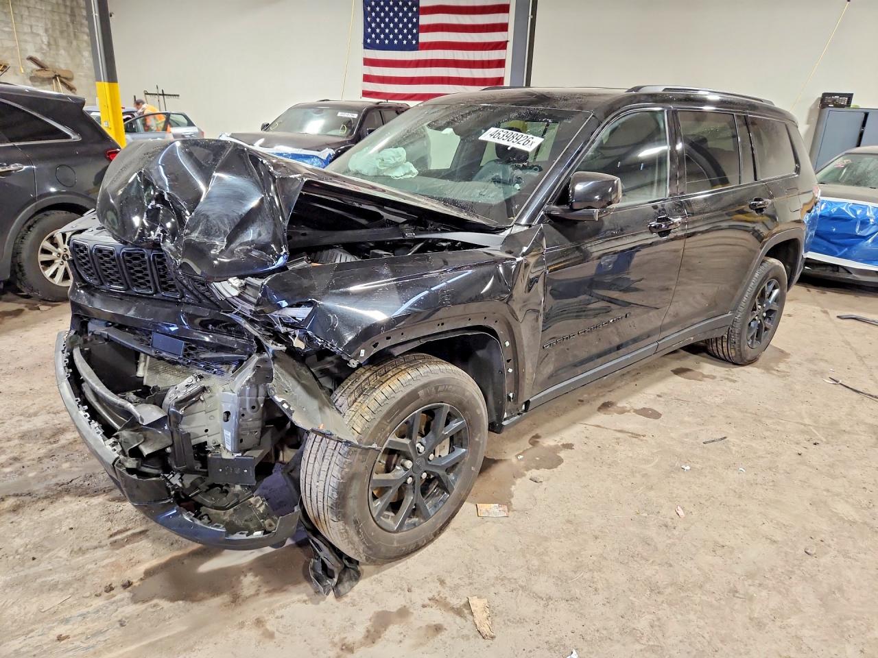 Salvage Jeep Cherokee Image