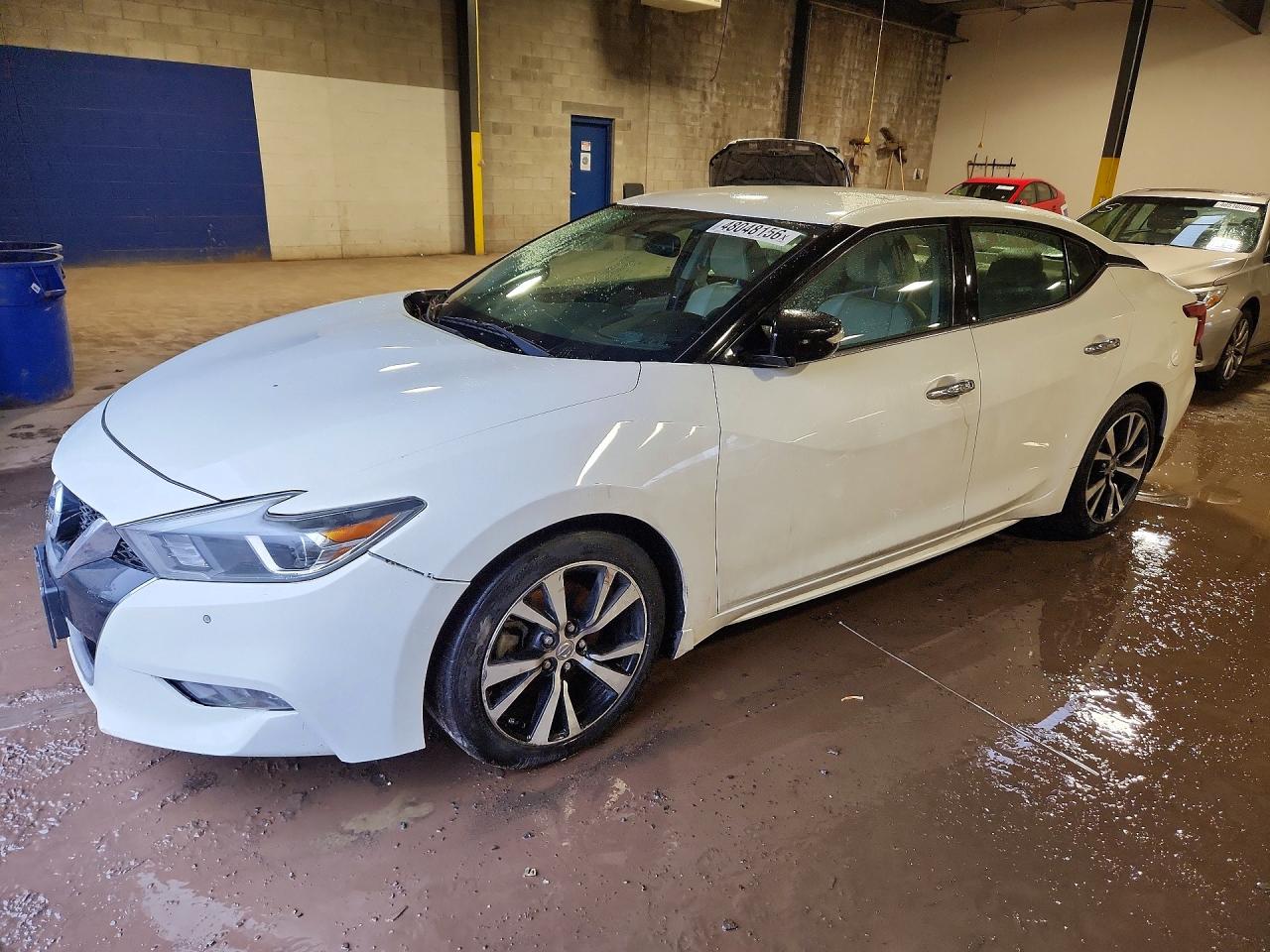 Salvage Nissan Maxima Image