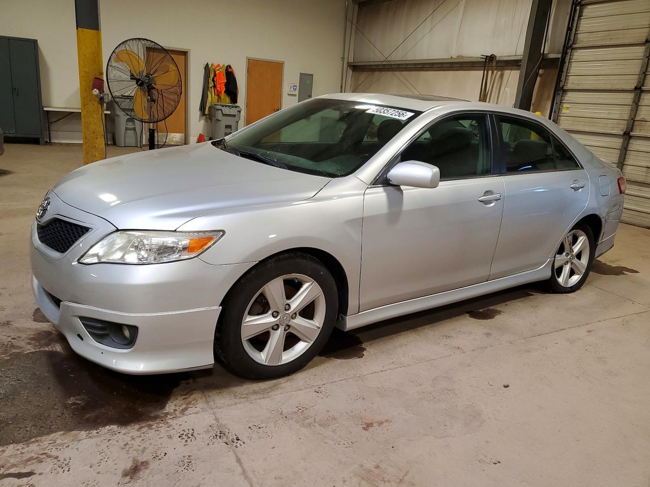 Salvage Toyota Camry Image