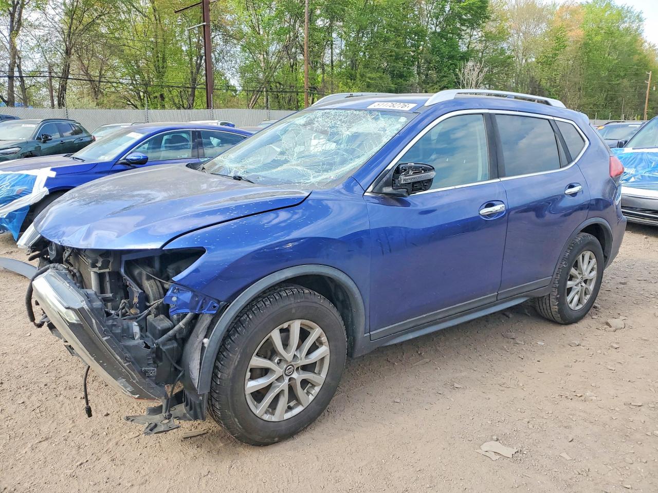 Salvage Nissan Rogue Image