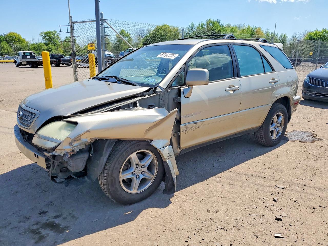 Salvage Lexus RX Image