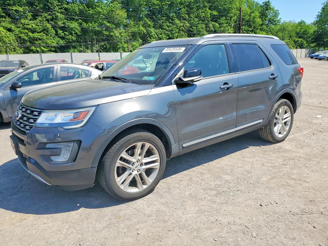 Salvage Ford Explorer Image