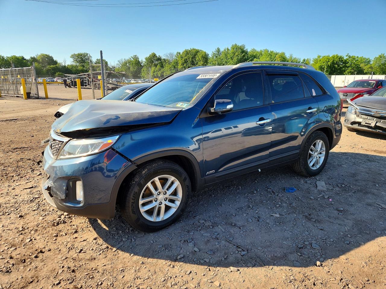 Salvage Kia Sorento Image