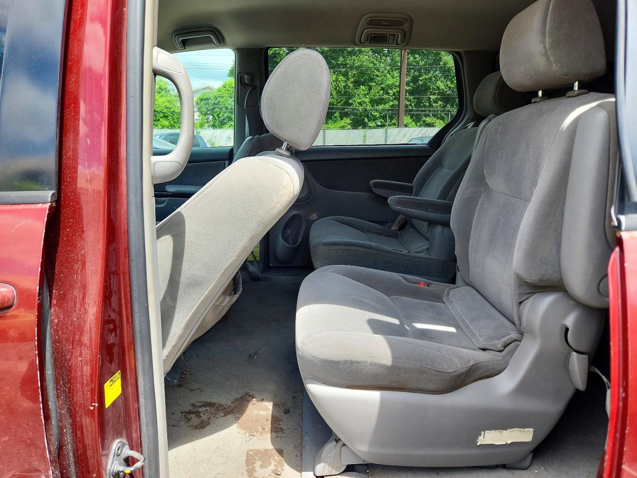 Toyota Sienna Le 7 Passenger