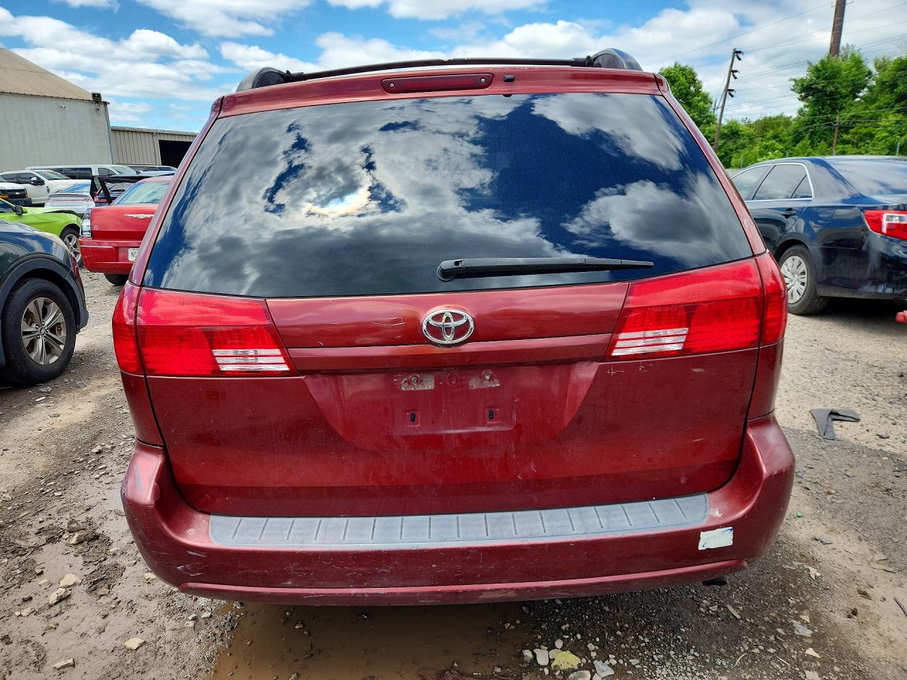 Toyota Sienna Le 7 Passenger
