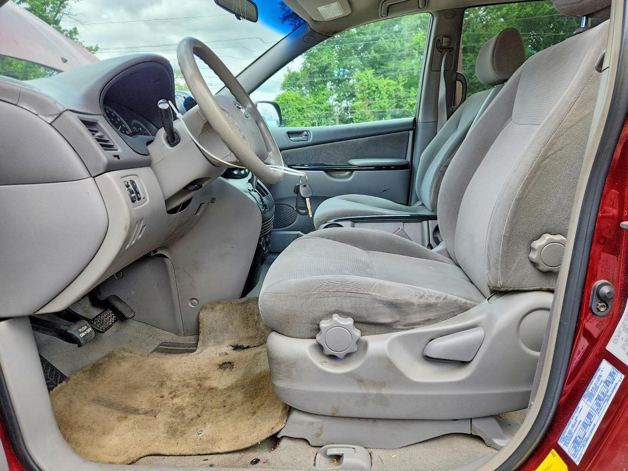 Toyota Sienna Le 7 Passenger