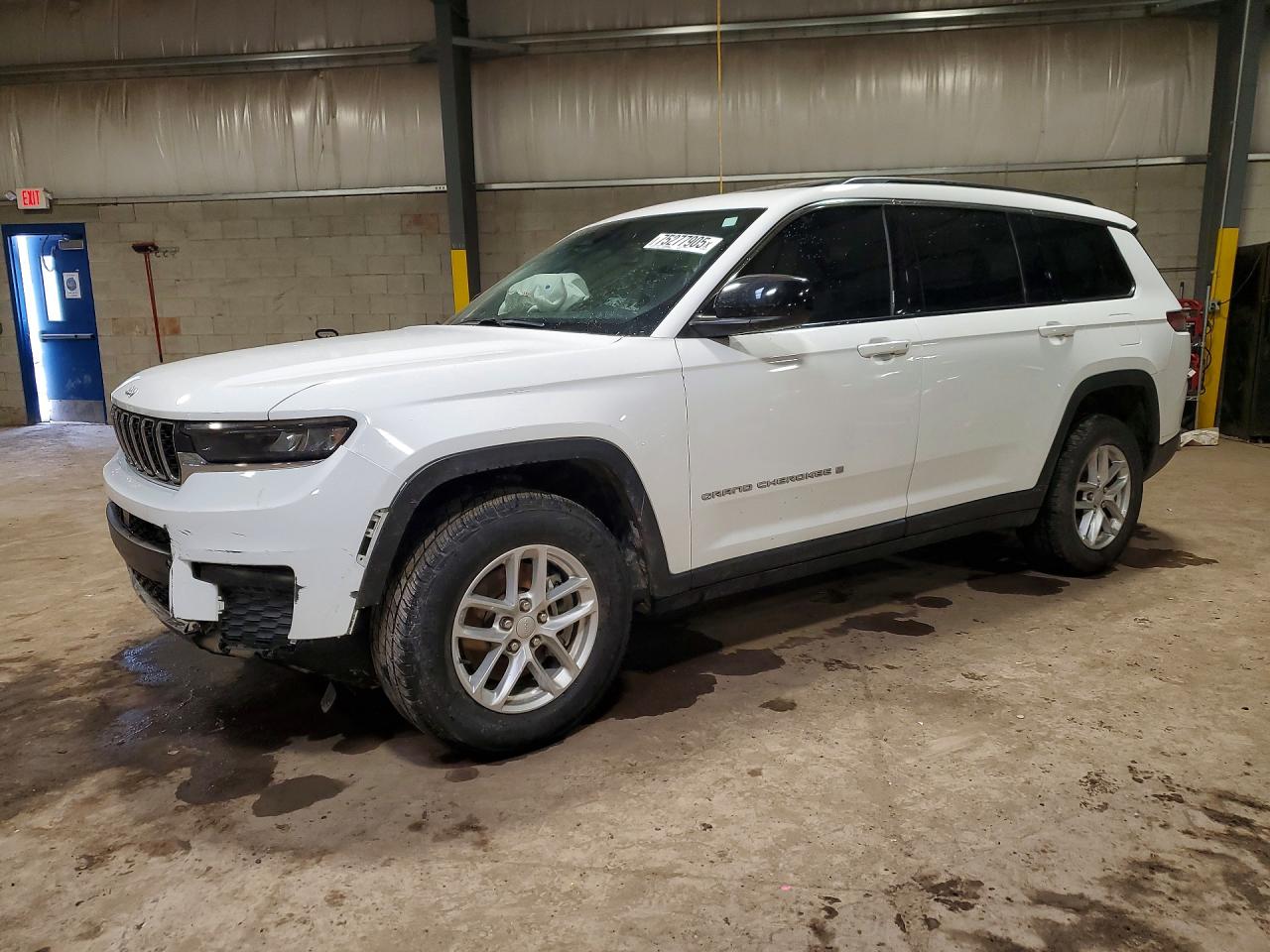Salvage Jeep Grand Cherokee Image