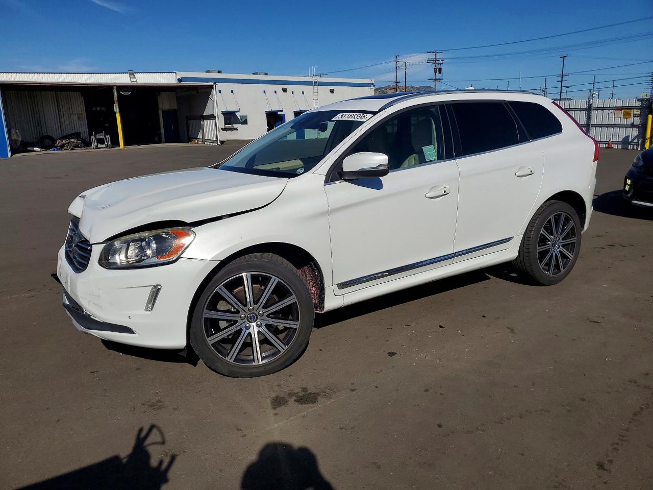 Salvage Volvo XC60 Image