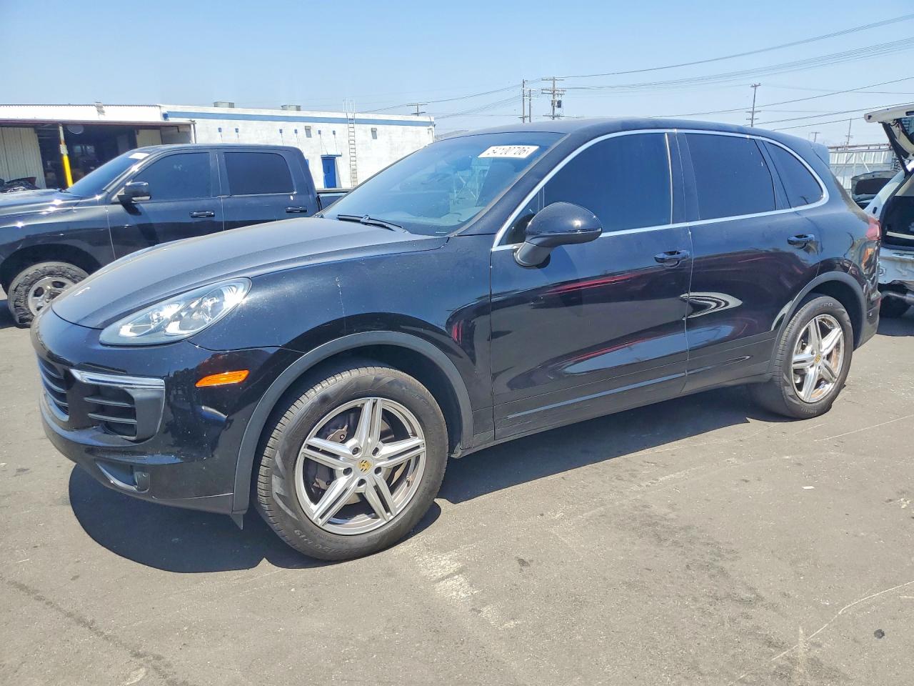 Salvage Porsche Cayenne Image