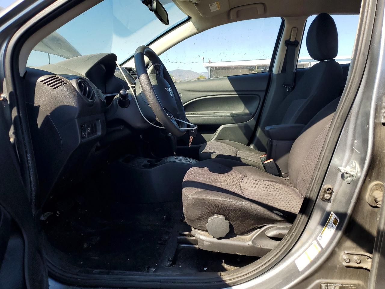 Mitsubishi Mirage Es