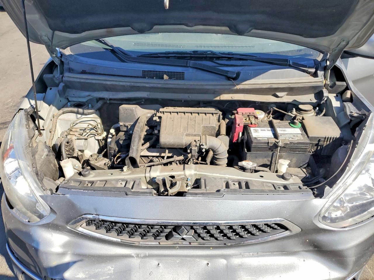 Mitsubishi Mirage Es