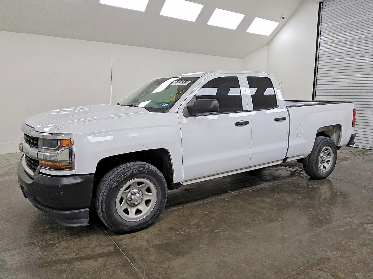 Salvage Chevrolet Silverado Image