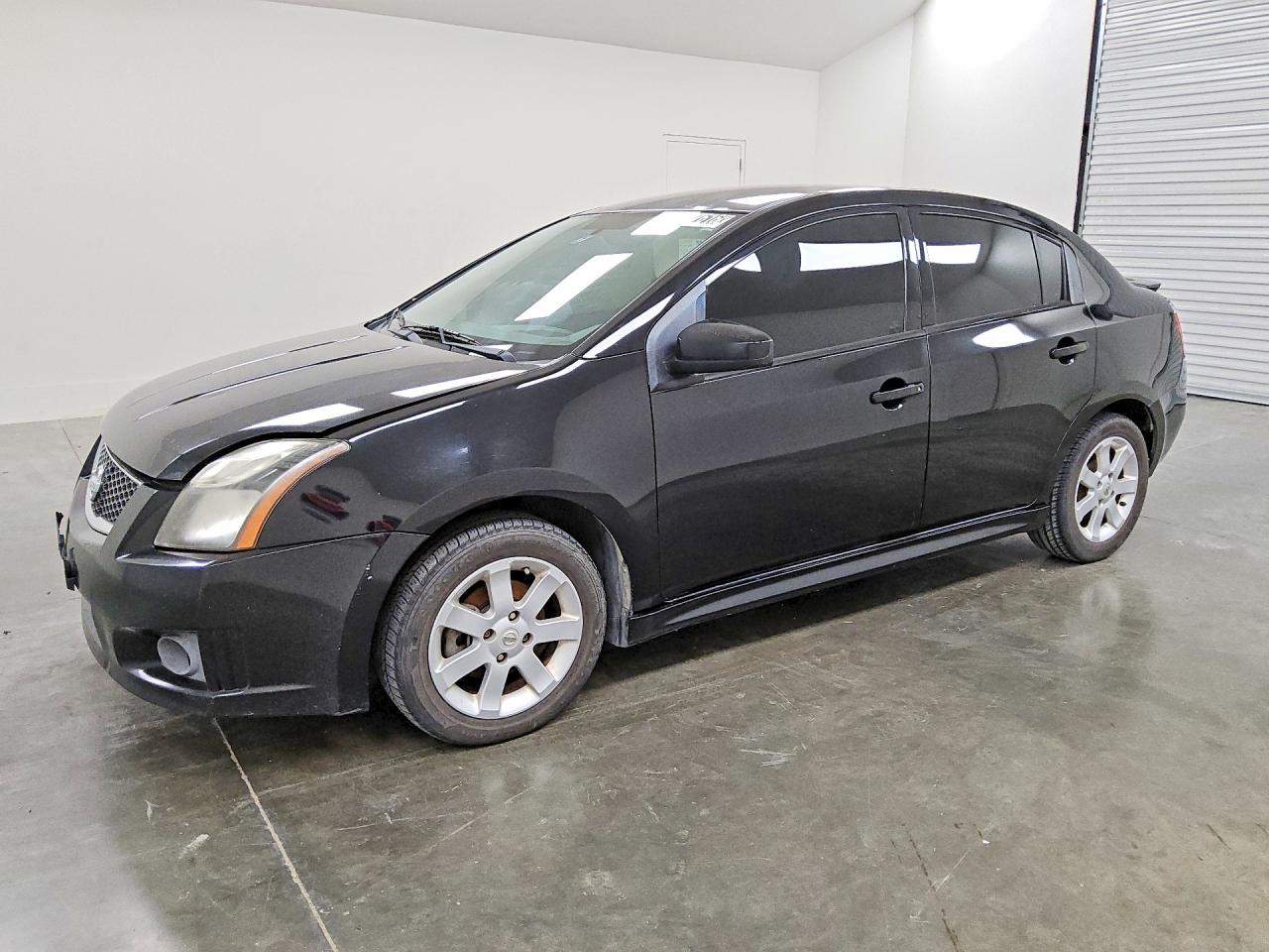 Salvage Nissan Sentra Image