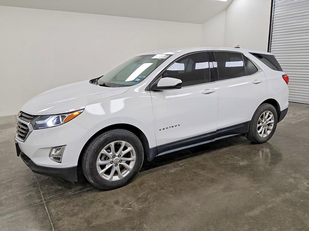 Salvage Chevrolet Equinox Image