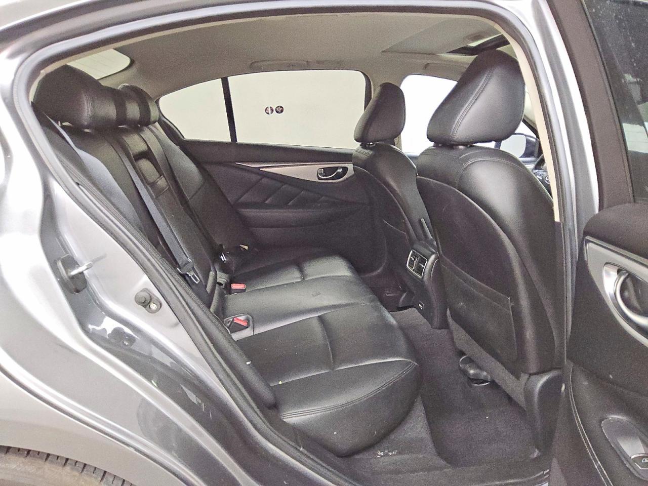 INFINITI Q50 Luxe