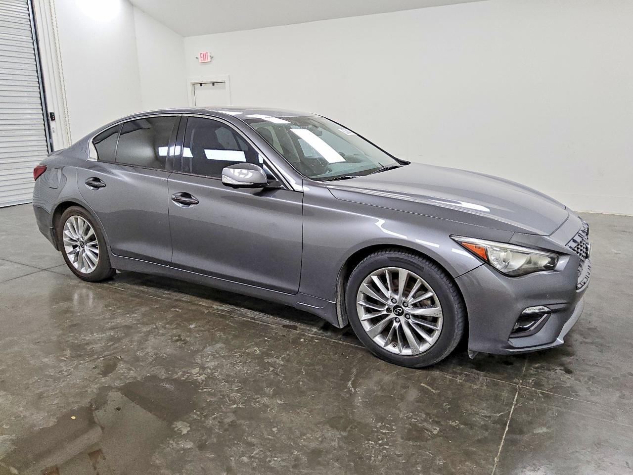 INFINITI Q50 Luxe