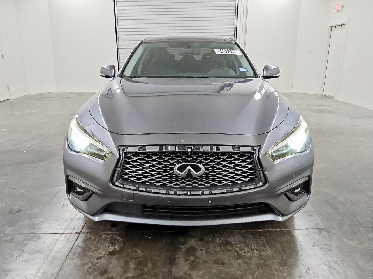 INFINITI Q50 Luxe