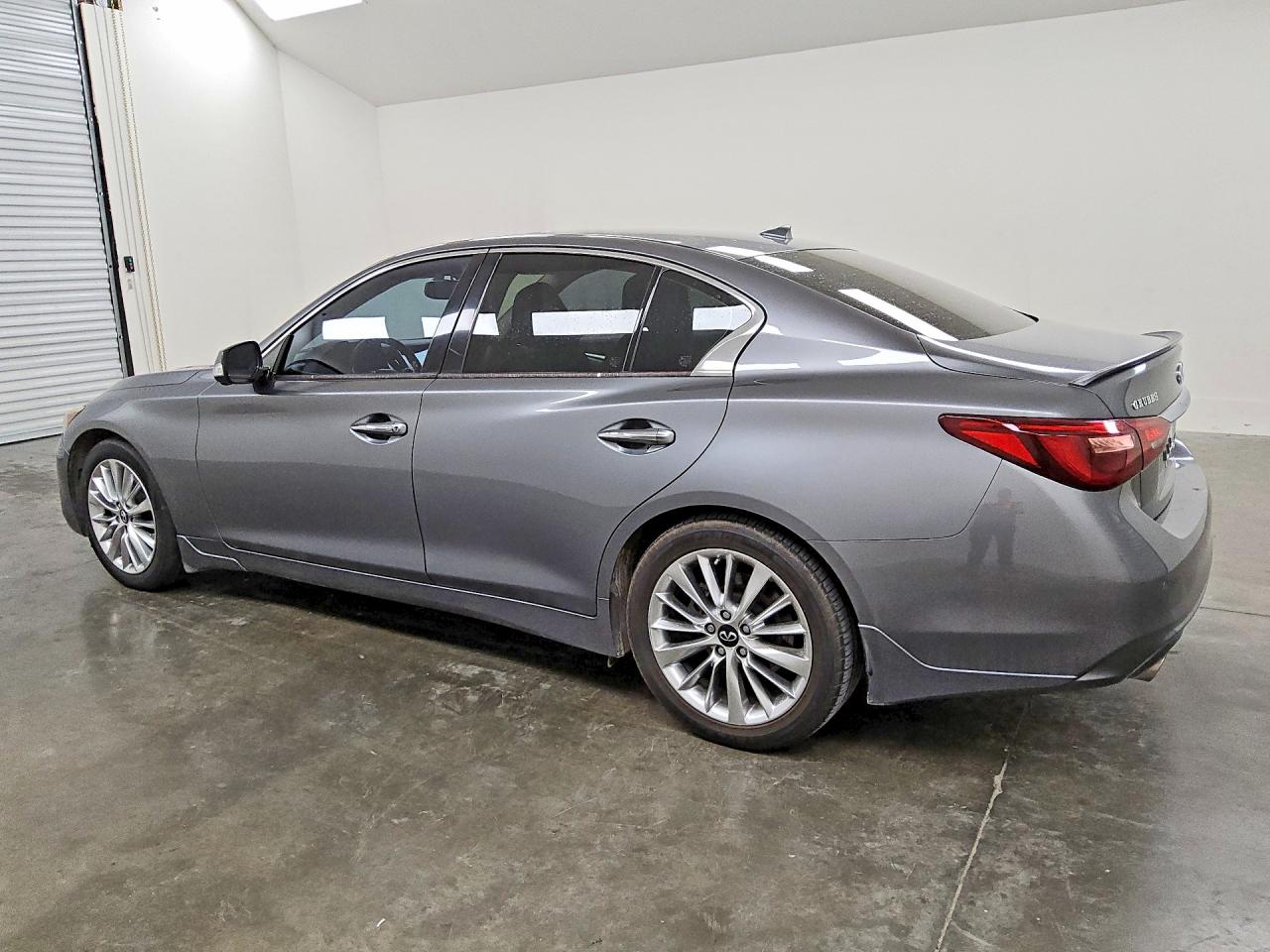 INFINITI Q50 Luxe