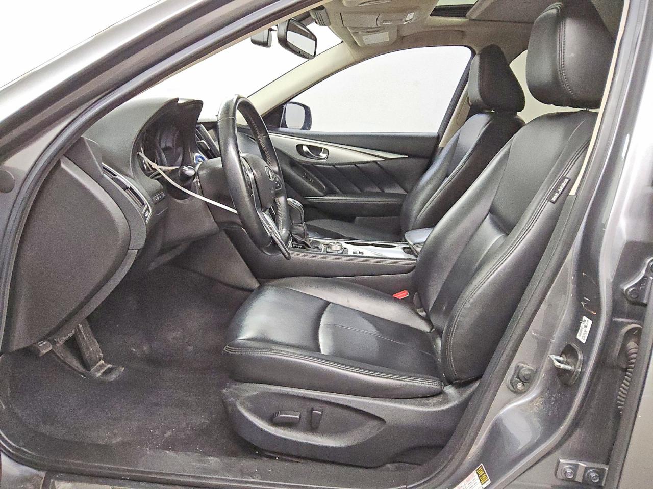 INFINITI Q50 Luxe