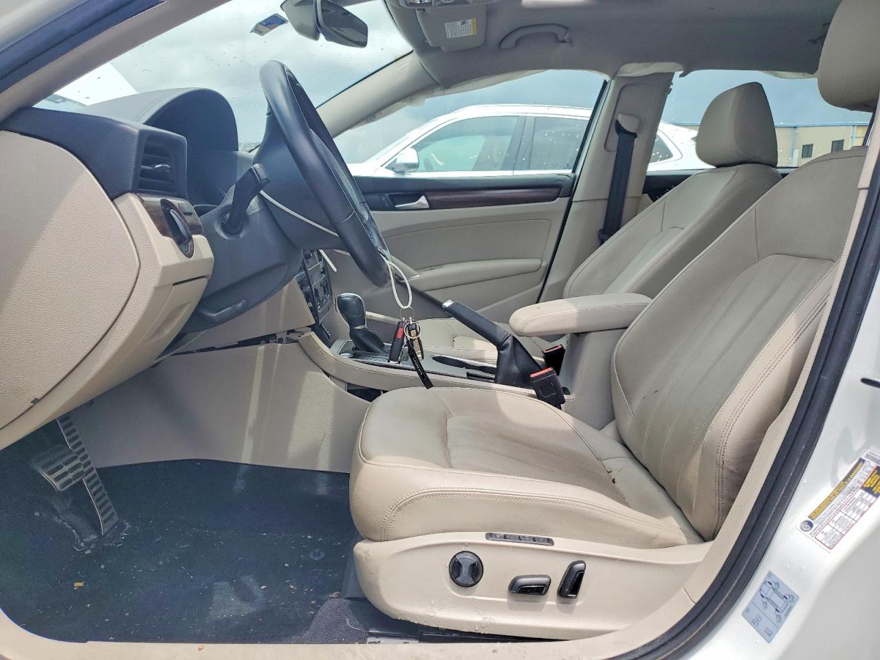 Volkswagen Passat Sel